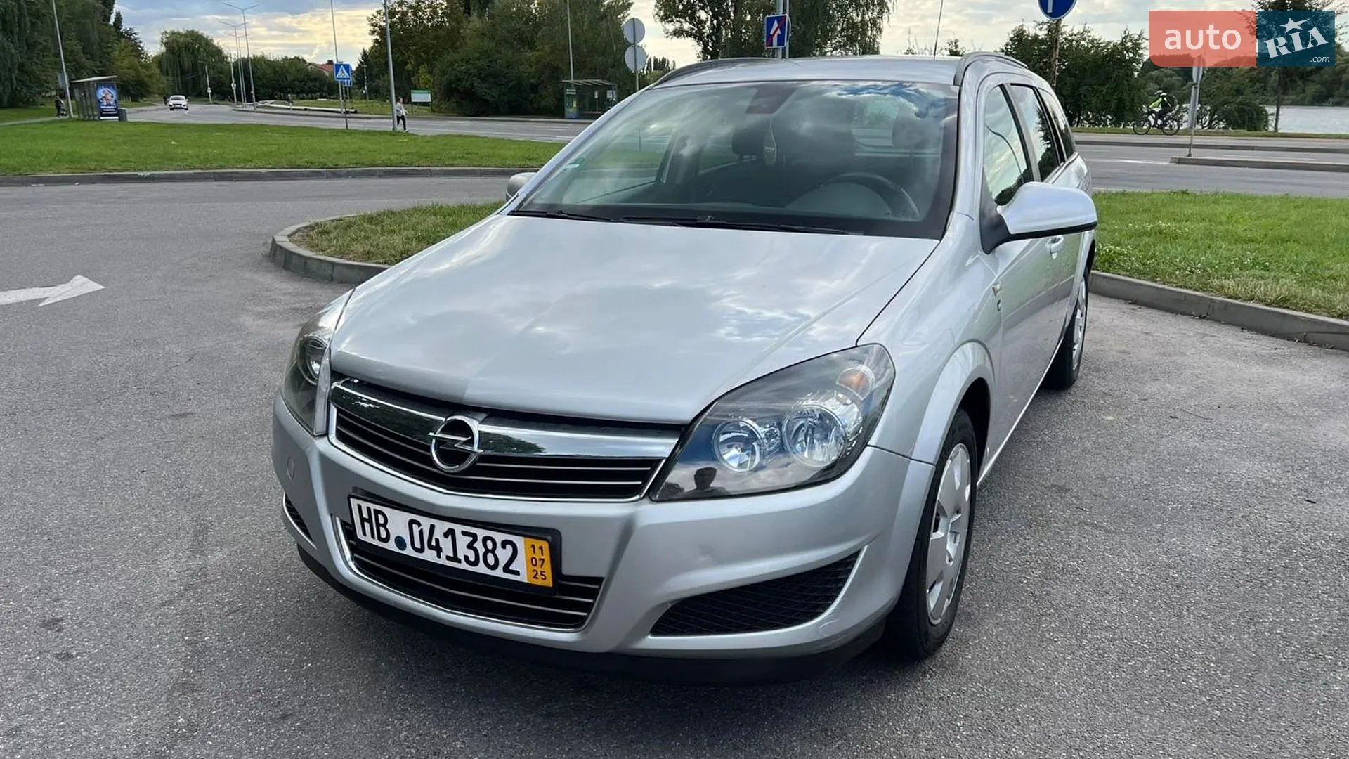 2010 Opel Astra - фото 1