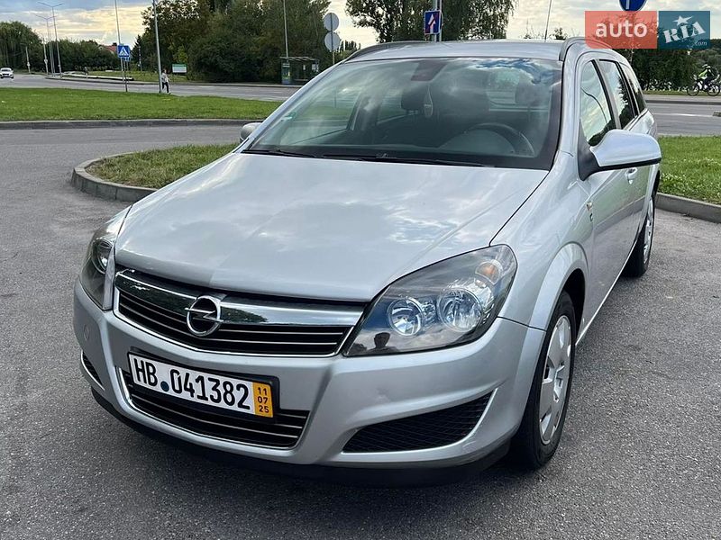 Универсал Opel Astra 2010 в Запорожье