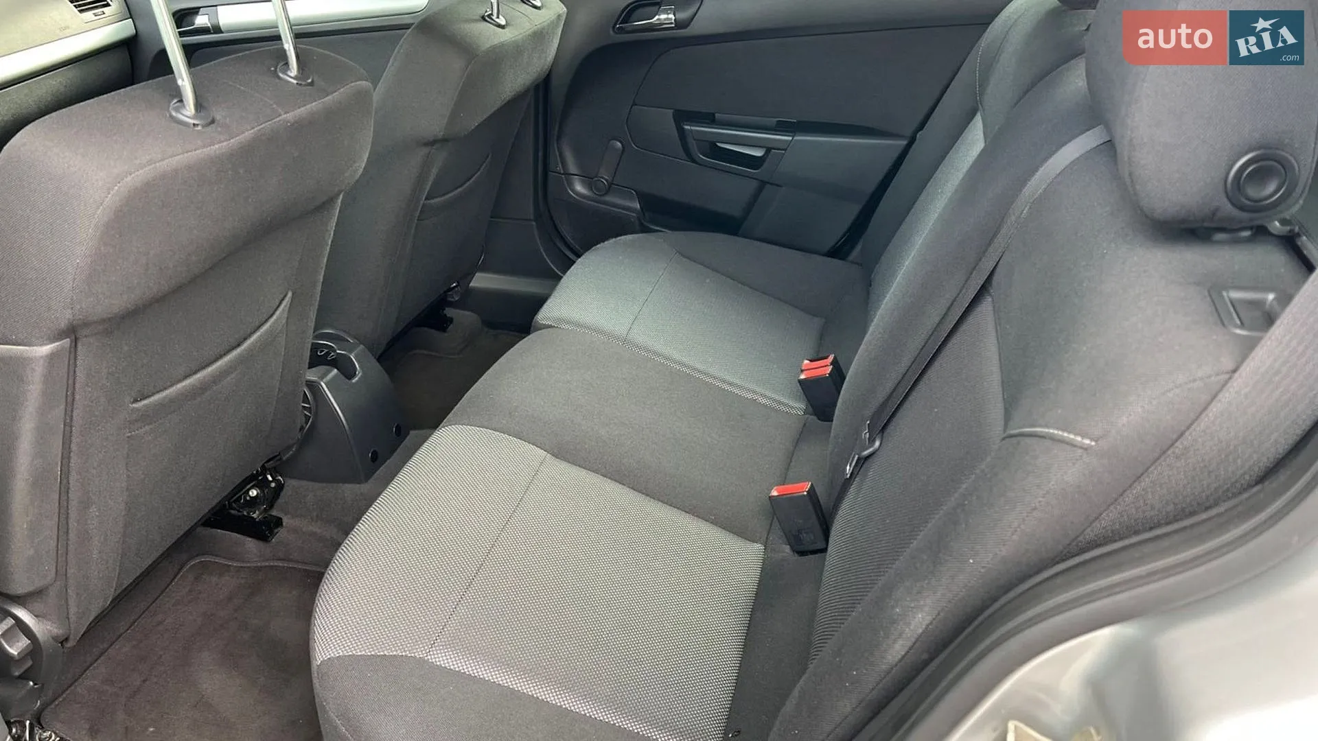 2010 Opel Astra - мініатюра 16