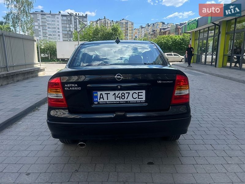 Седан Opel Astra 2008 в Ивано-Франковске