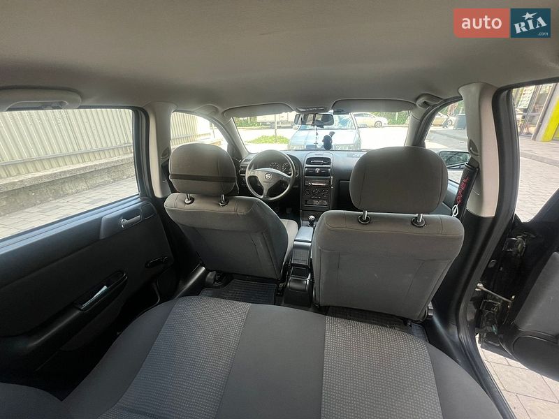 Седан Opel Astra 2008 в Ивано-Франковске