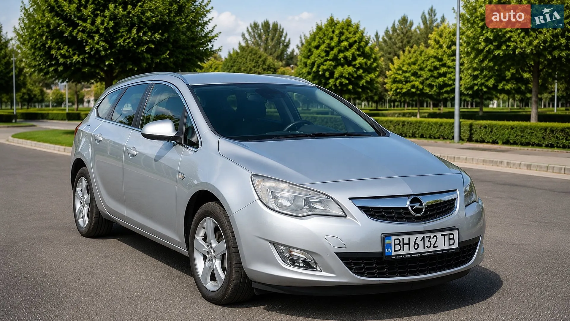 2012 Opel Astra - фото 1