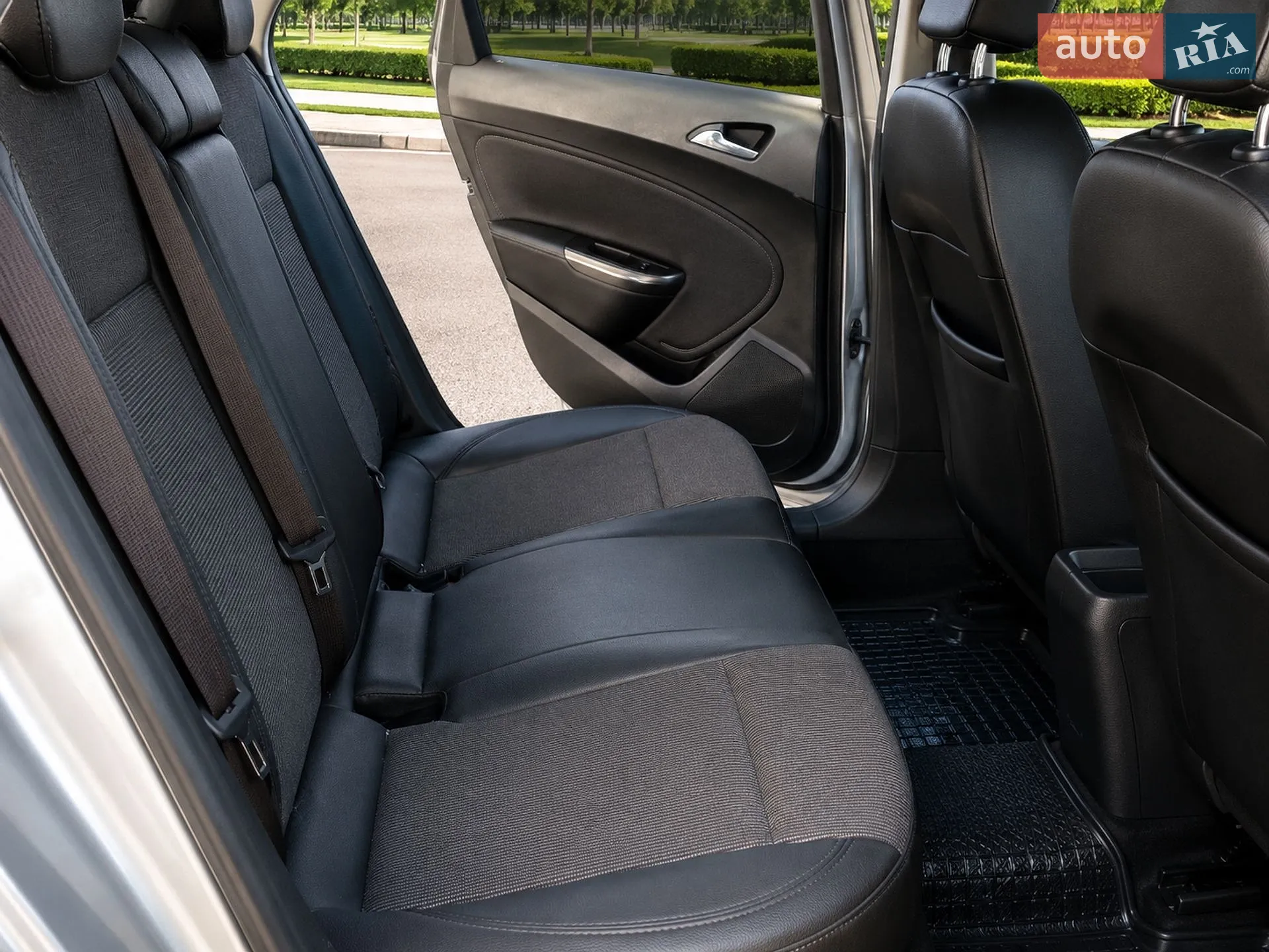 2012 Opel Astra - мініатюра 9