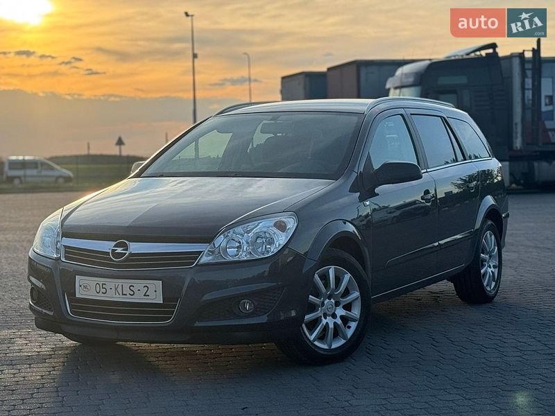 Универсал Opel Astra 2008 в Радивилове