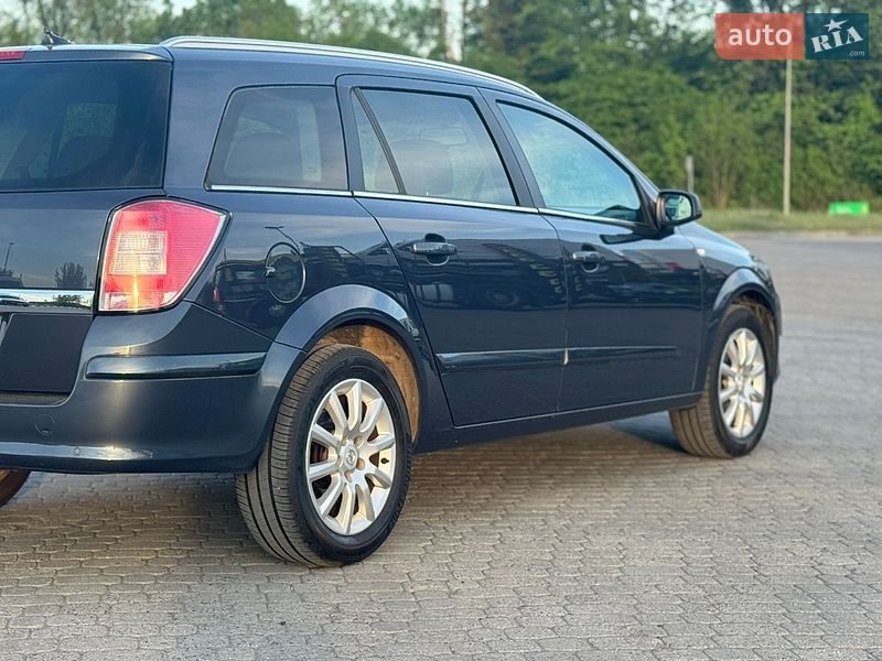 Универсал Opel Astra 2008 в Радивилове