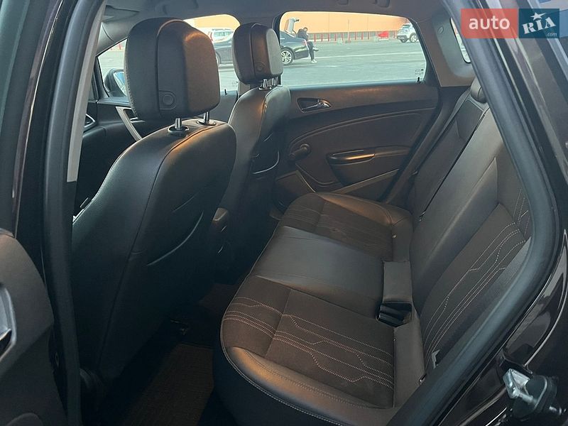 Хэтчбек Opel Astra 2012 в Киеве