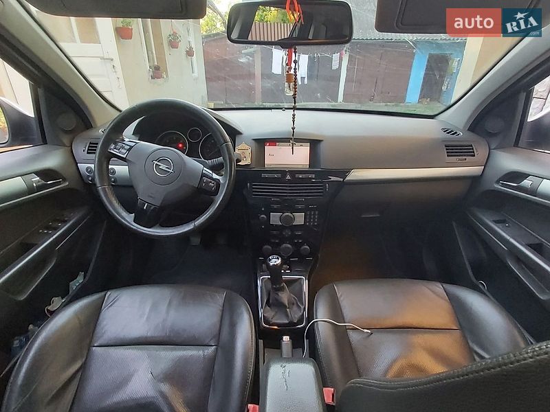 Универсал Opel Astra 2009 в Самборе