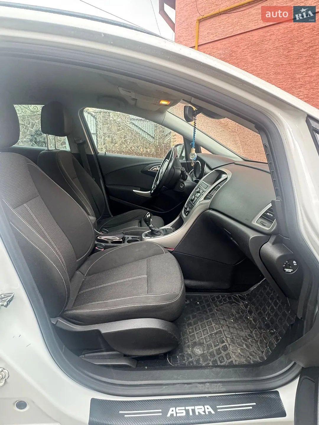 2011 Opel Astra - мініатюра 26