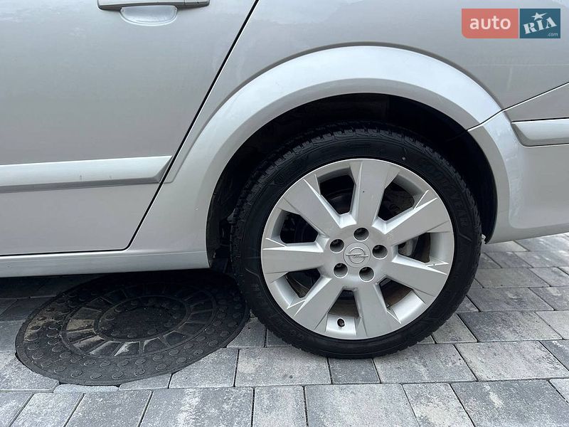 Універсал Opel Astra 2009 в Хмельницькому