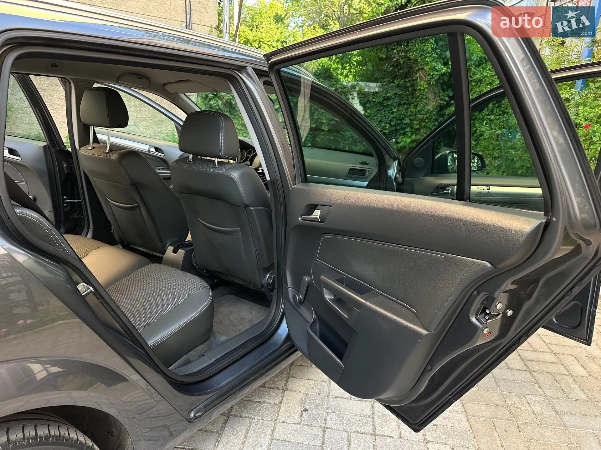 2010 Opel Astra - мініатюра 32
