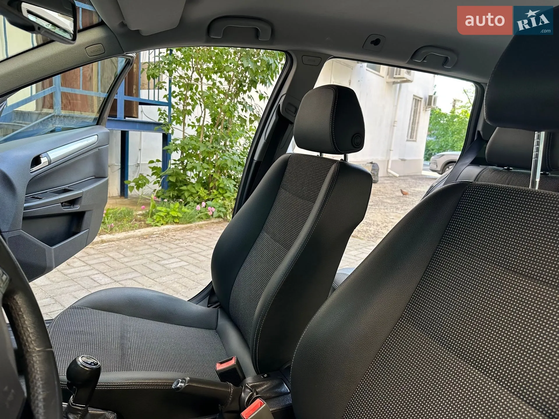2010 Opel Astra - мініатюра 40