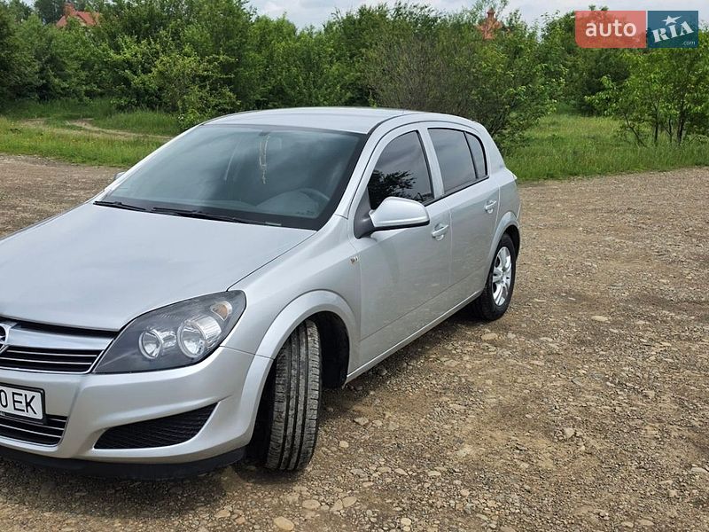 Opel Astra 2010 Opel Astra 2010