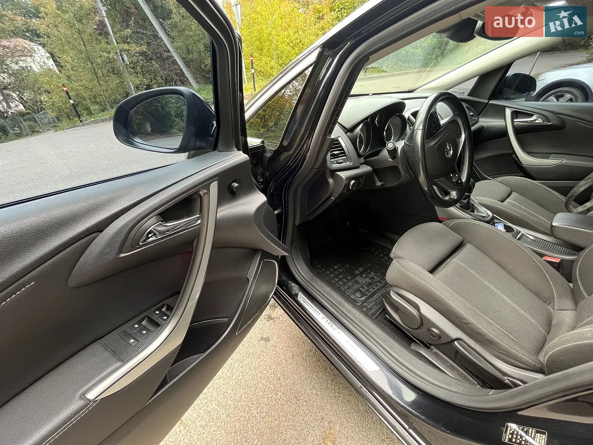 2011 Opel Astra - мініатюра 2