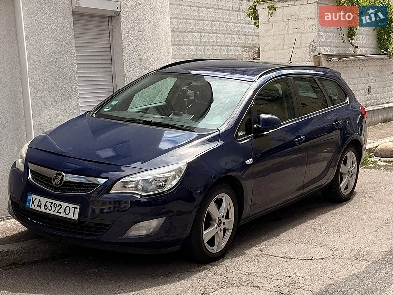 Opel Astra 2011