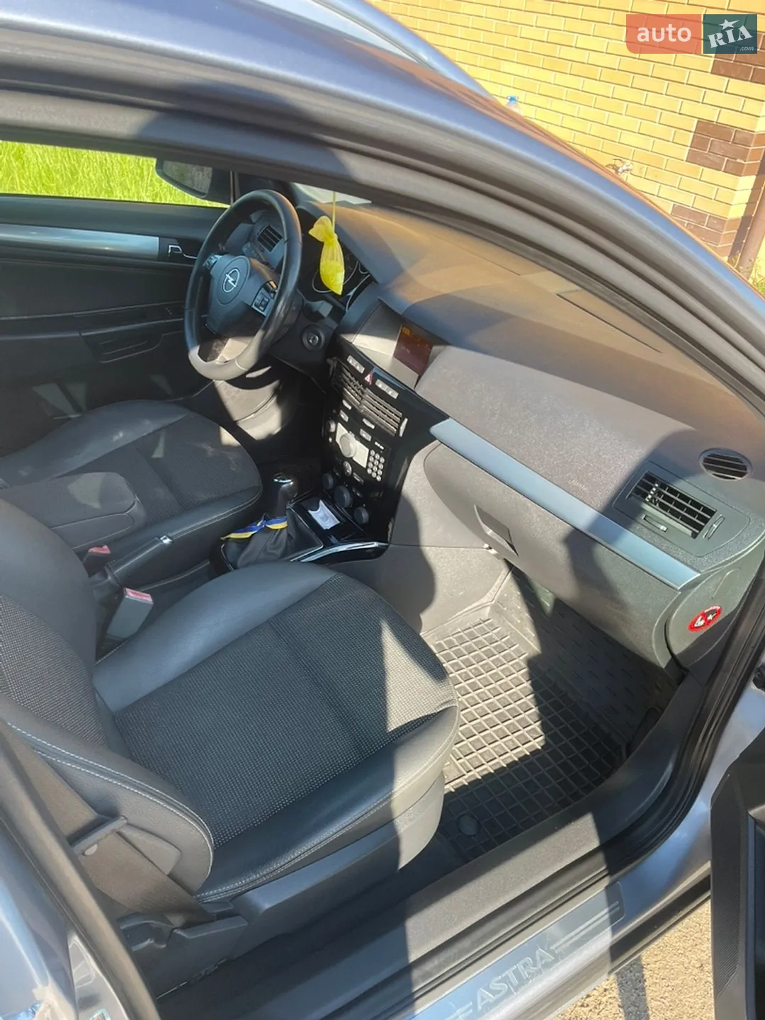 2010 Opel Astra - мініатюра 16