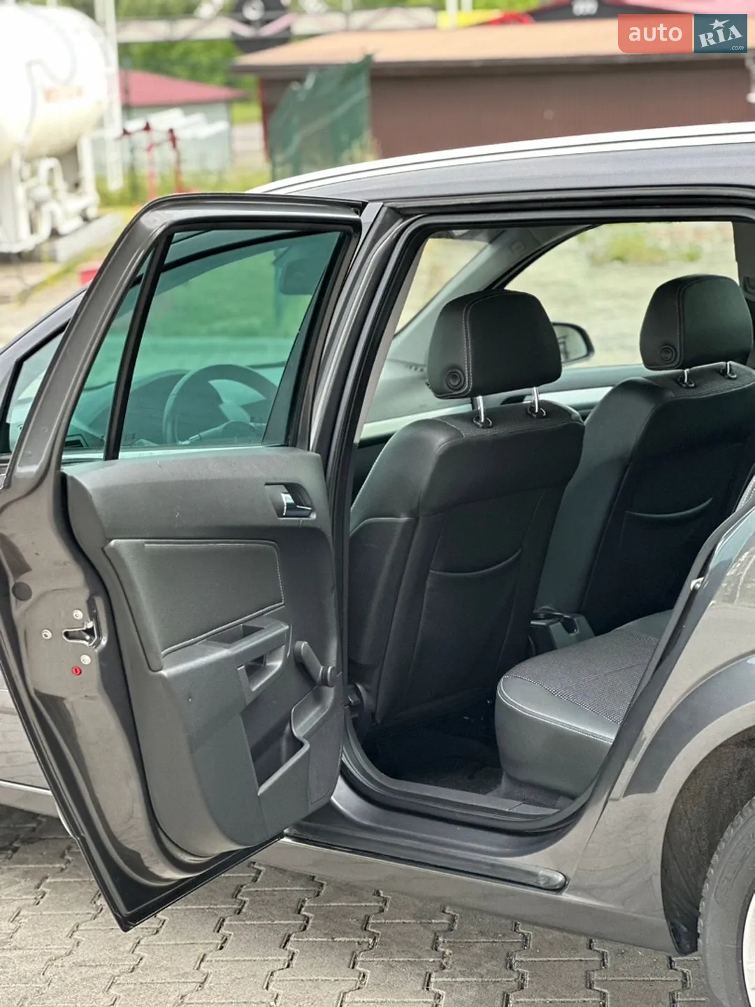 2010 Opel Astra - мініатюра 23