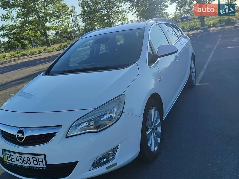 Opel Astra 2011