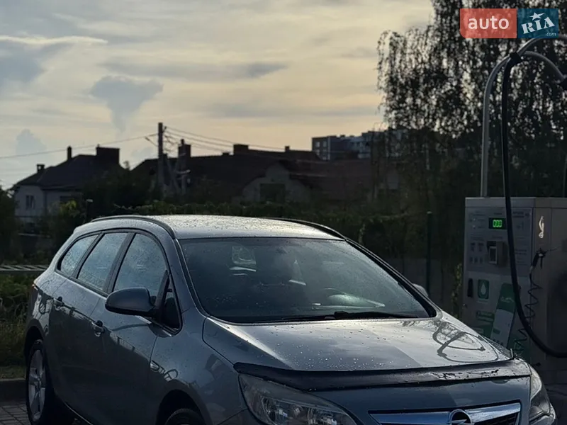 Opel Astra 2012