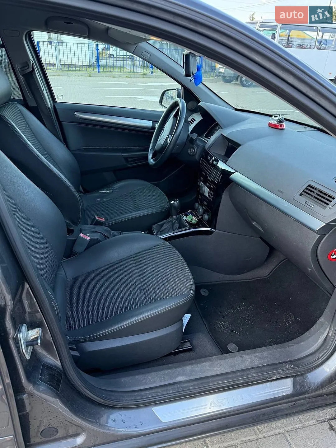 Opel Astra 2009 VIN W0L0AHL35A2001879 фото оголошення 2 з 5