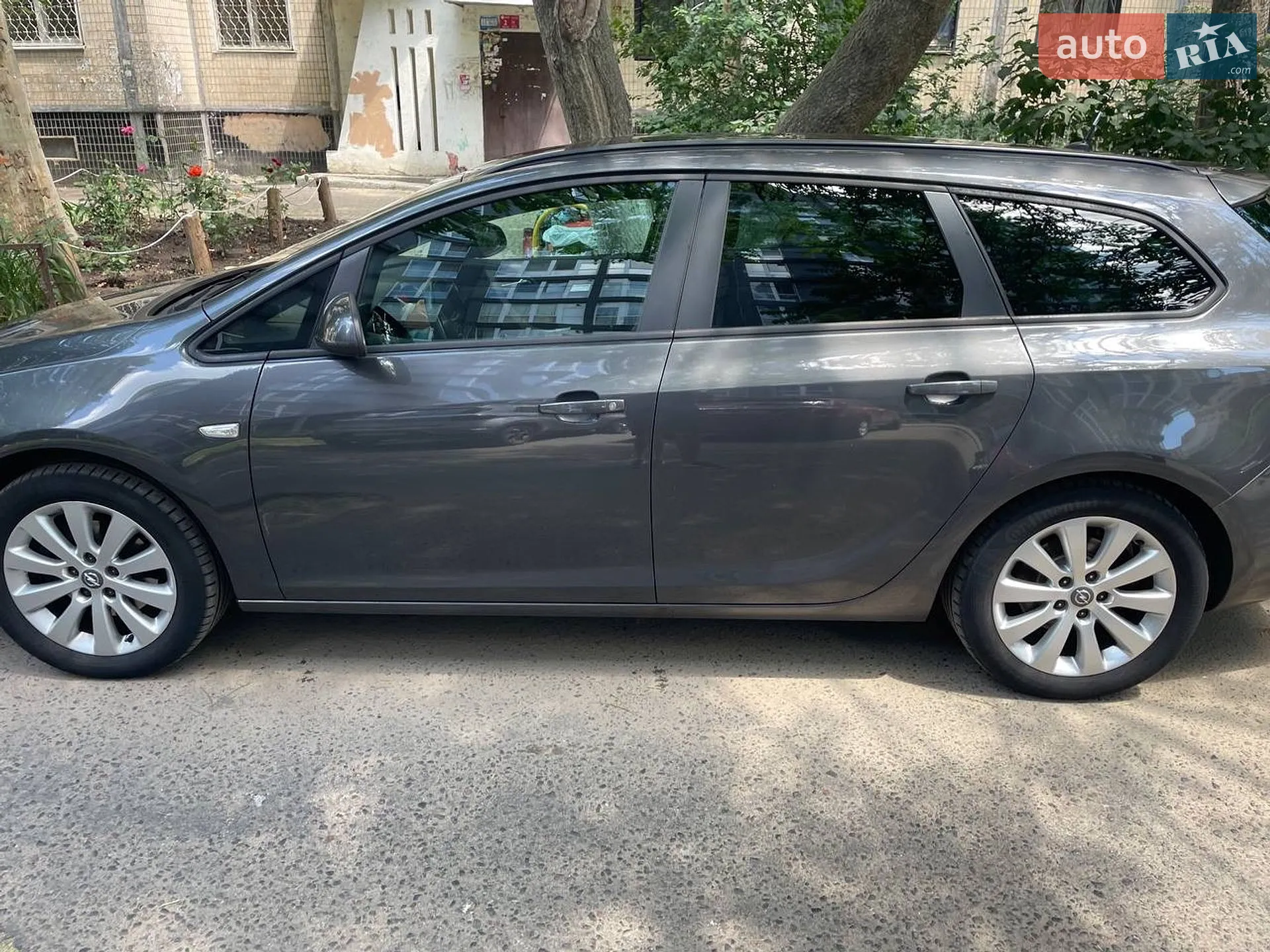2011 Opel Astra - мініатюра 2