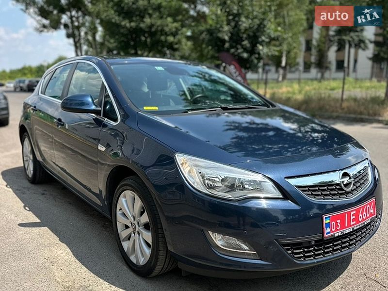 Хэтчбек Opel Astra 2010 в Луцке