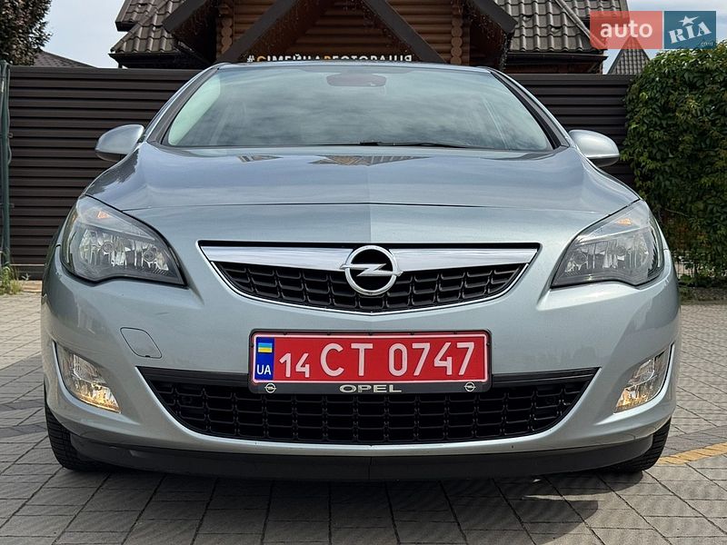 Хэтчбек Opel Astra 2010 в Стрые