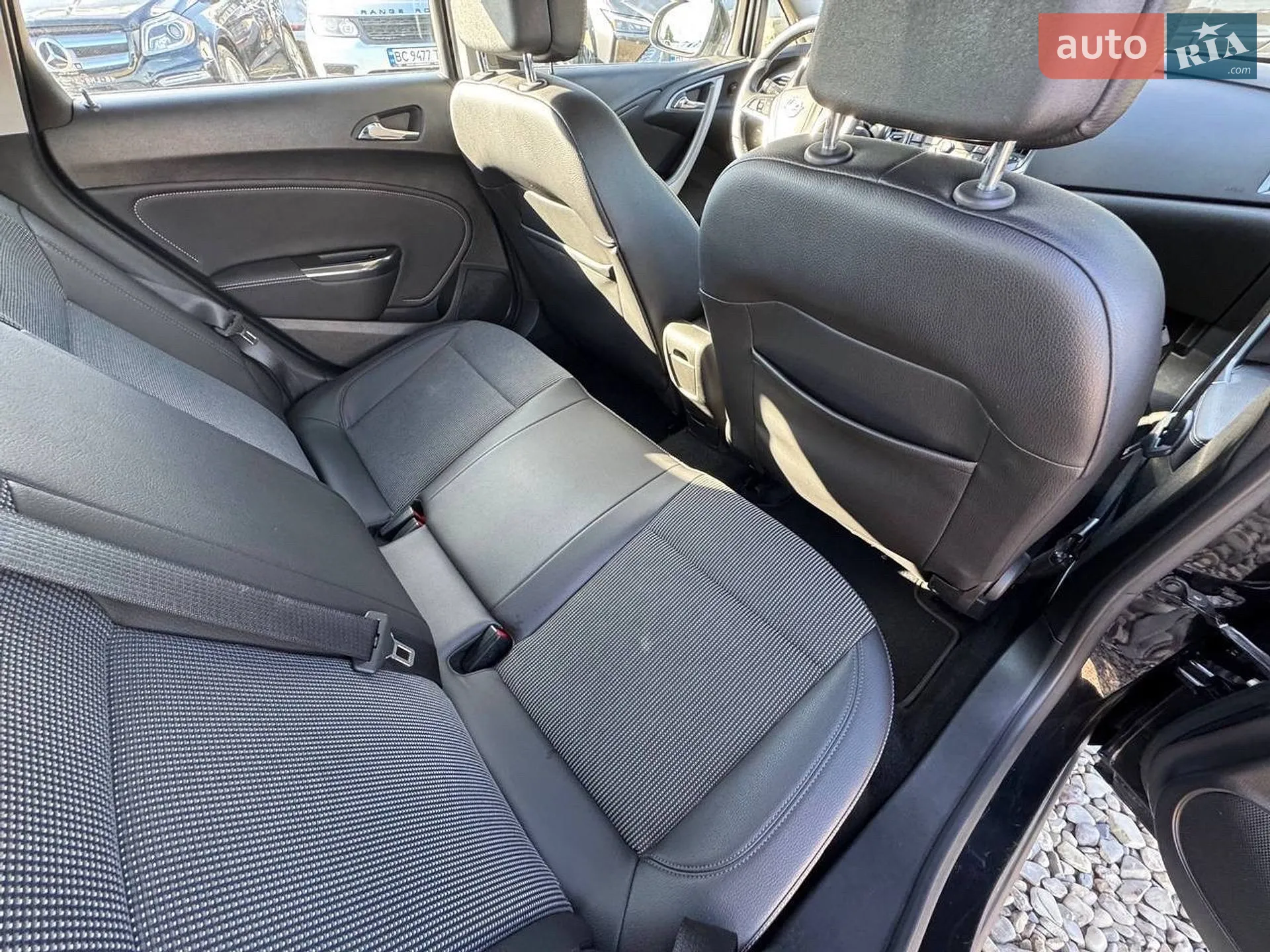 2010 Opel Astra - мініатюра 47