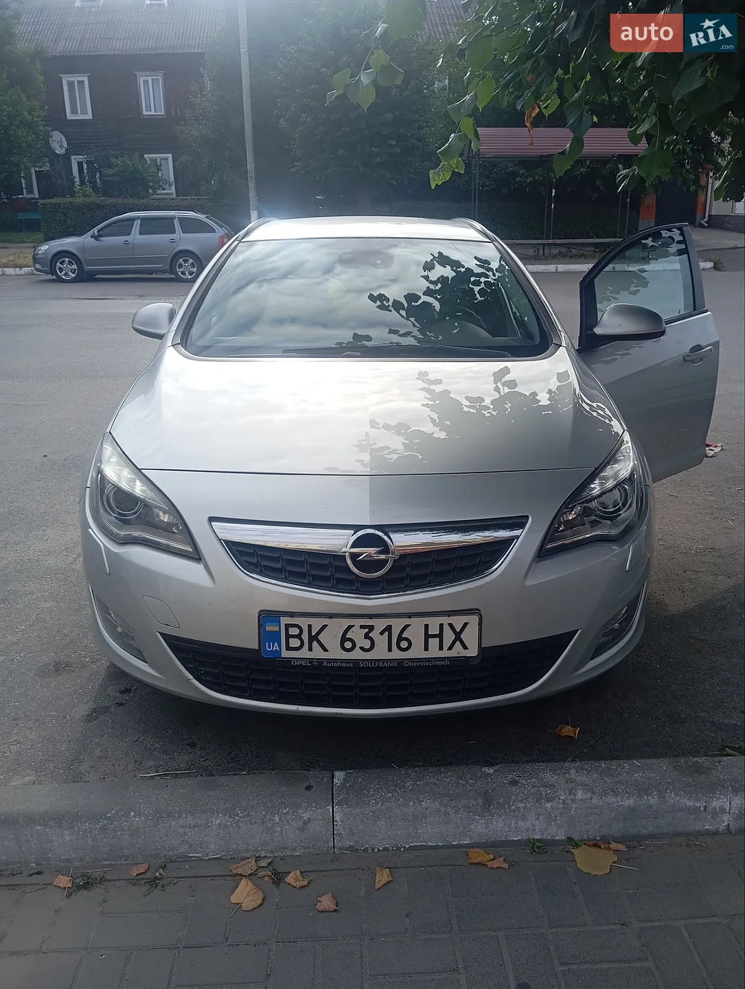 2011 Opel Astra - фото 1