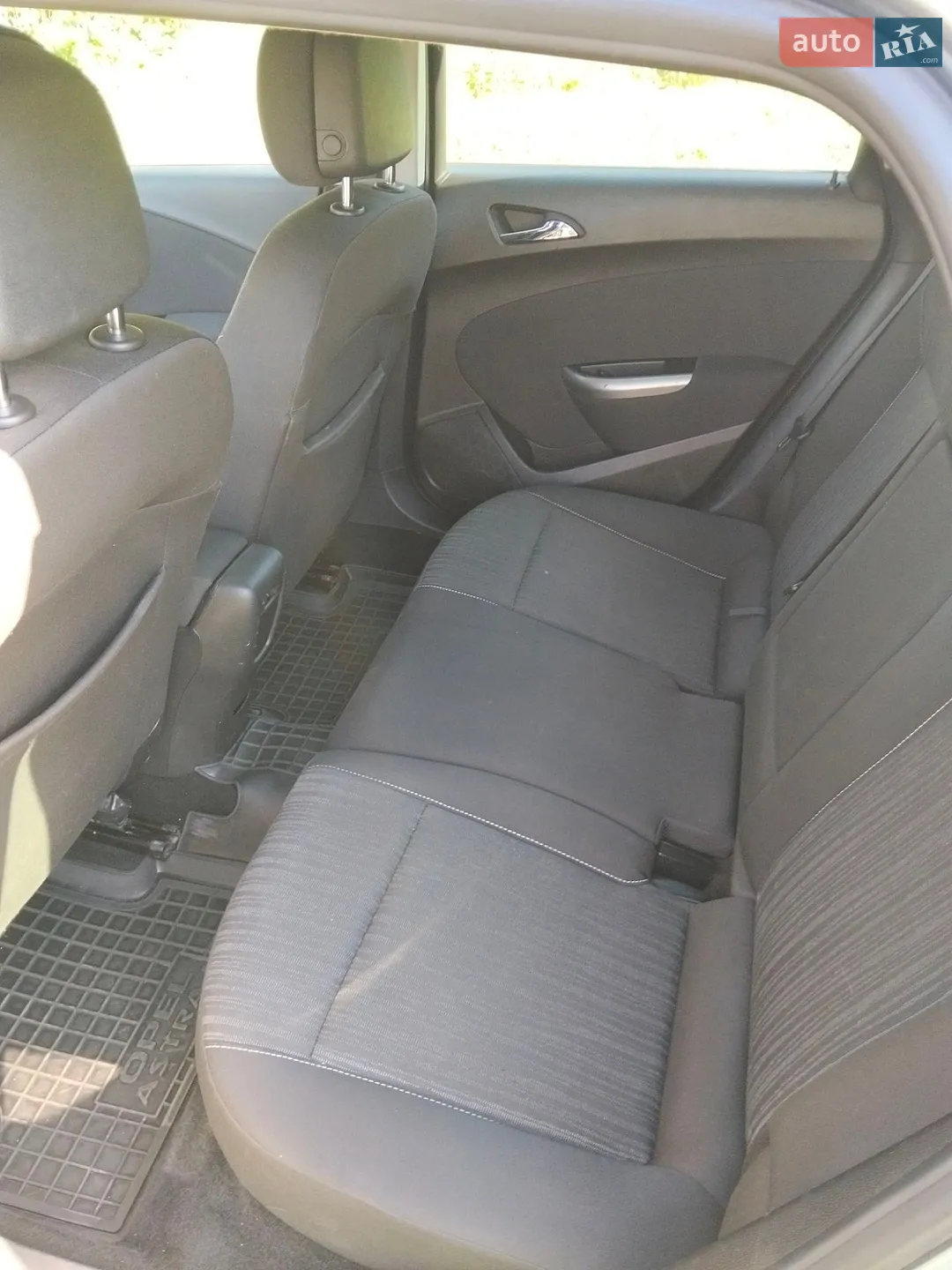 2011 Opel Astra - мініатюра 9