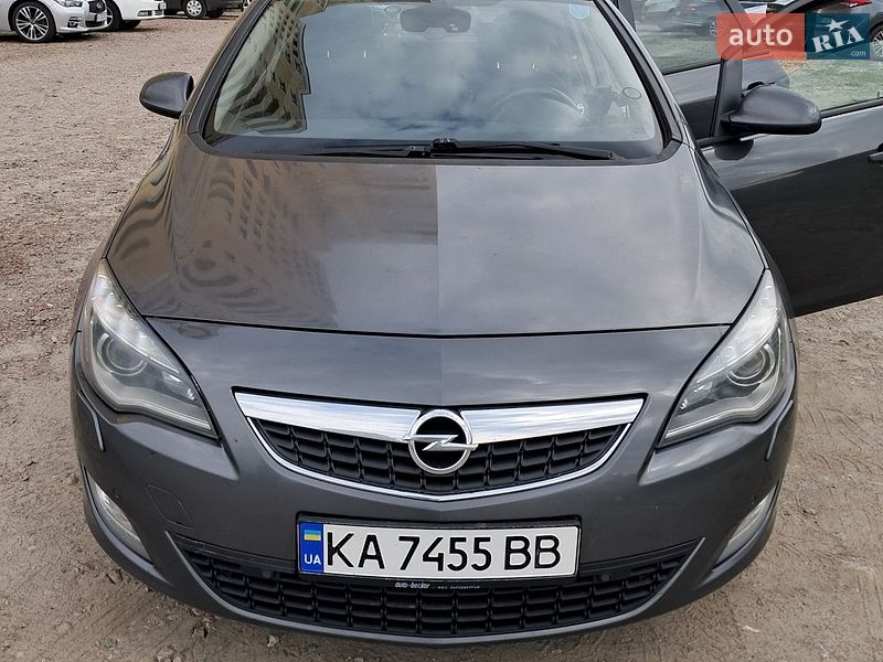 Opel Astra 2011
