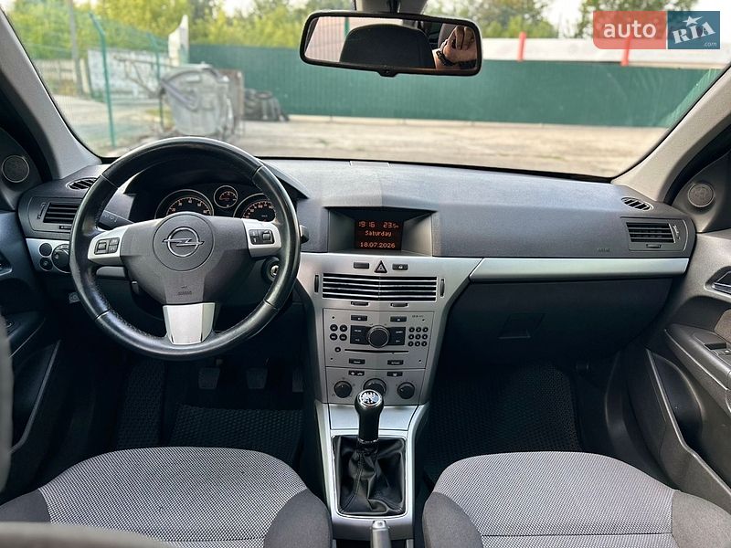 Универсал Opel Astra 2009 в Ровно