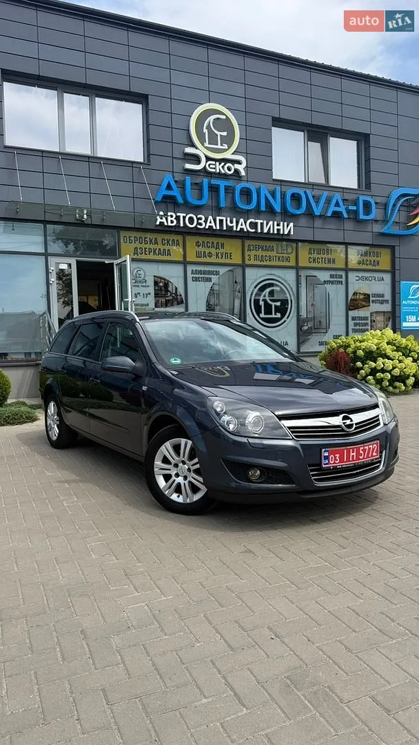 2010 Opel Astra - фото 1