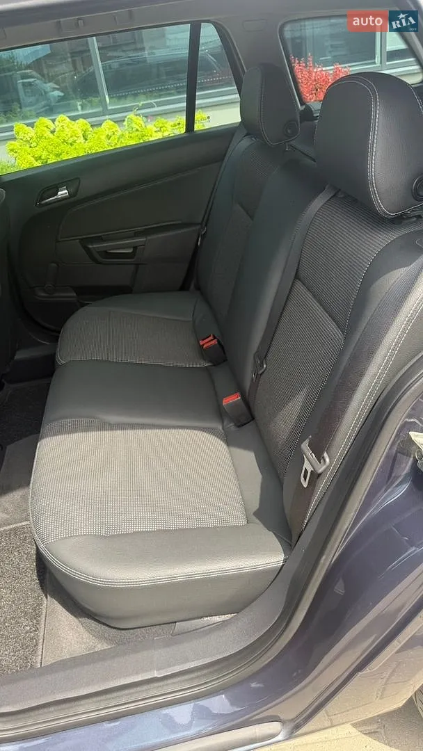 2010 Opel Astra - мініатюра 35