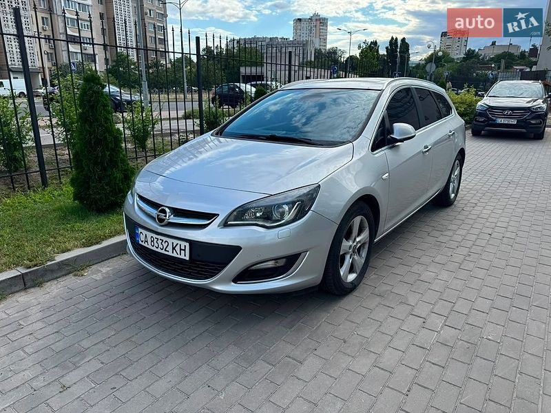 Универсал Opel Astra 2013 в Черкассах