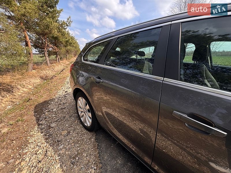 Універсал Opel Astra 2011 в Стрию