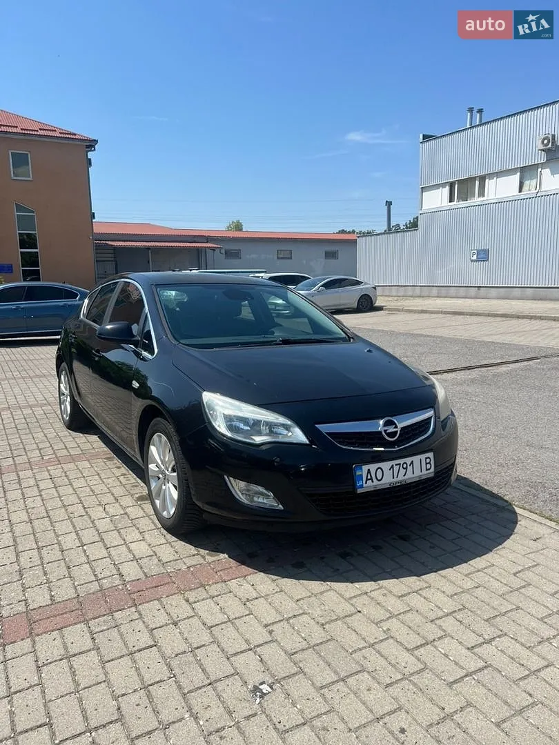 2010 Opel Astra - фото 1