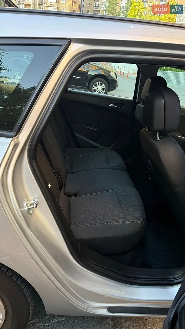 2012 Opel Astra - мініатюра 26