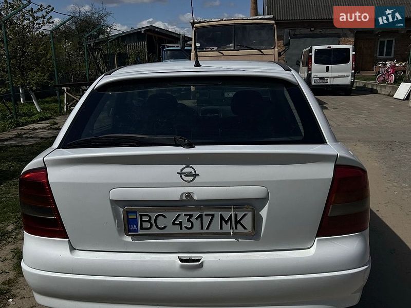 Хэтчбек Opel Astra 1999 в Буске