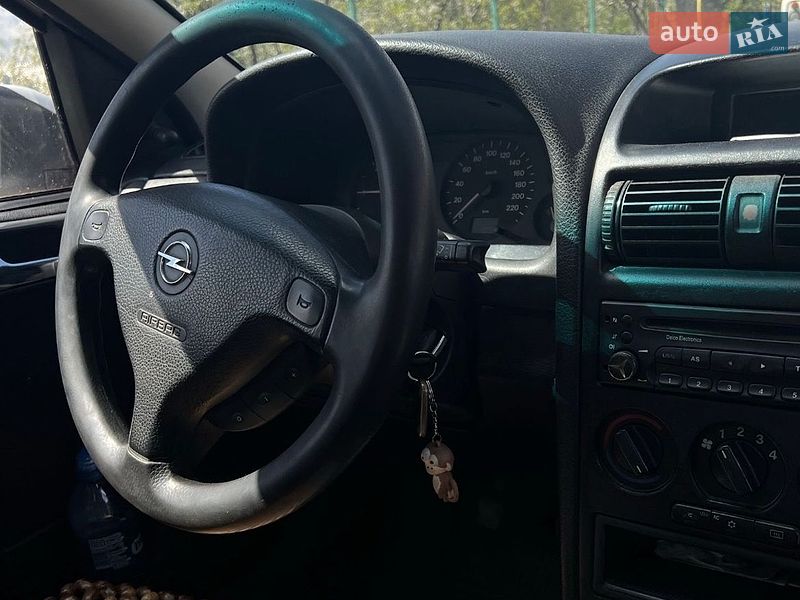Хэтчбек Opel Astra 1999 в Буске
