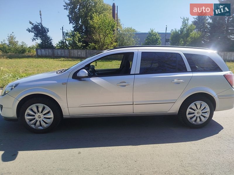 Универсал Opel Astra 2005 в Винниках