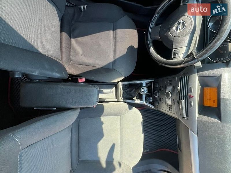 Хэтчбек Opel Astra 2006 в Сельцо