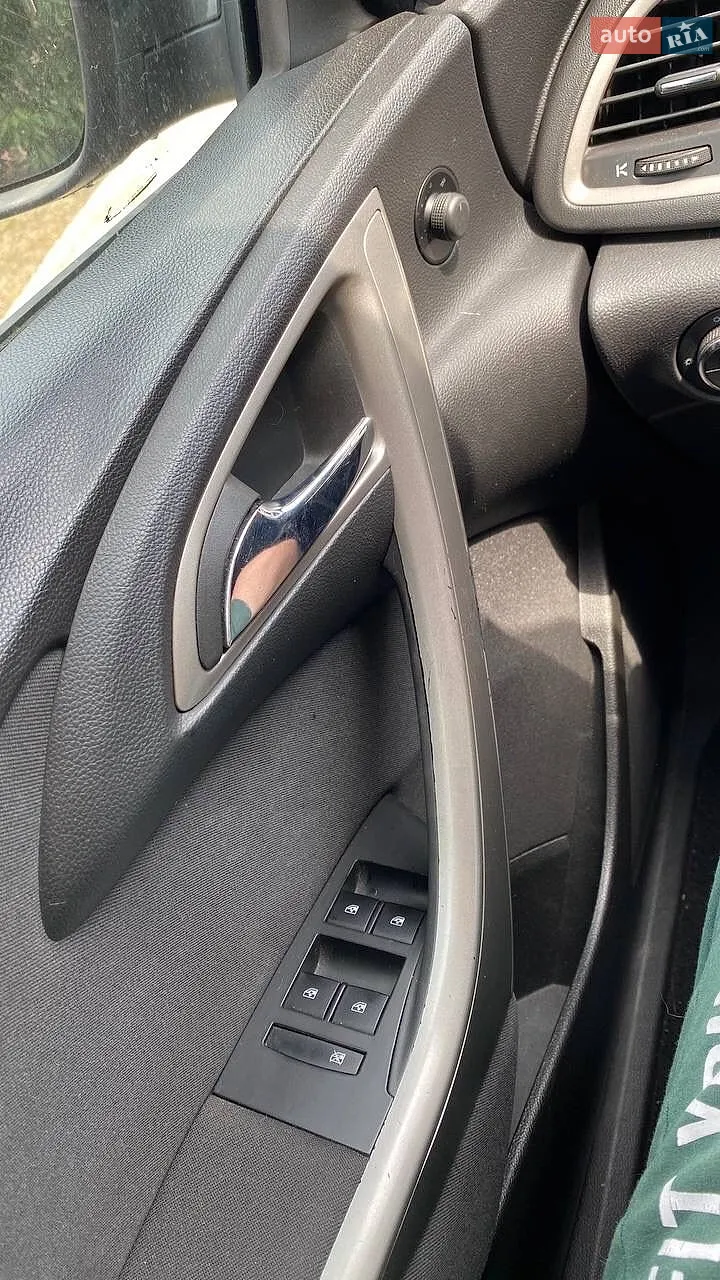 2011 Opel Astra - мініатюра 10