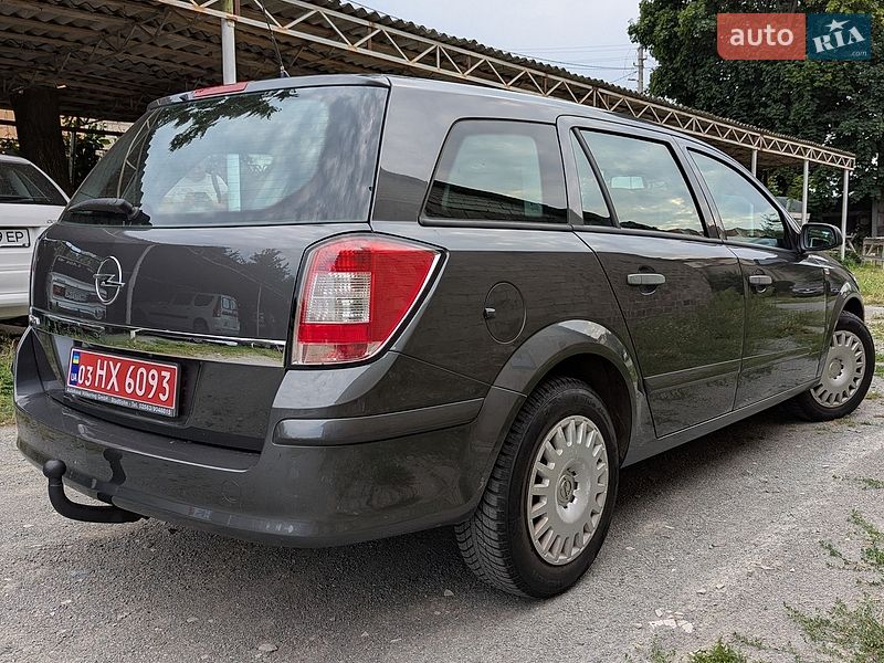 Універсал Opel Astra 2009 в Звягелі