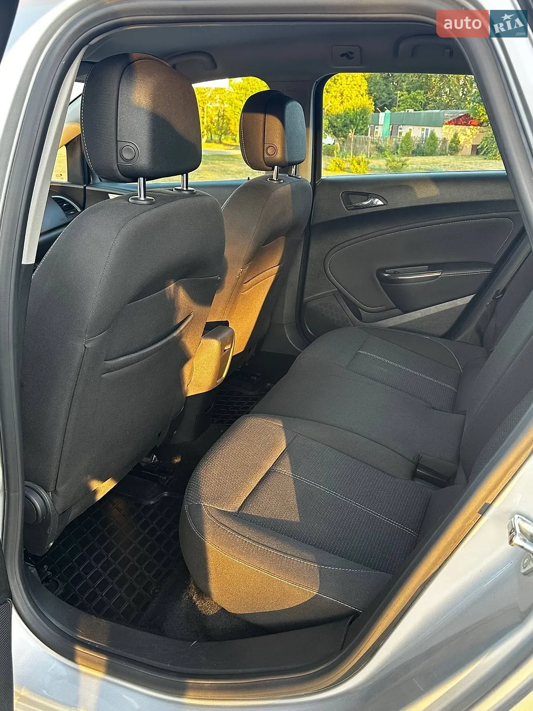 2011 Opel Astra - мініатюра 11