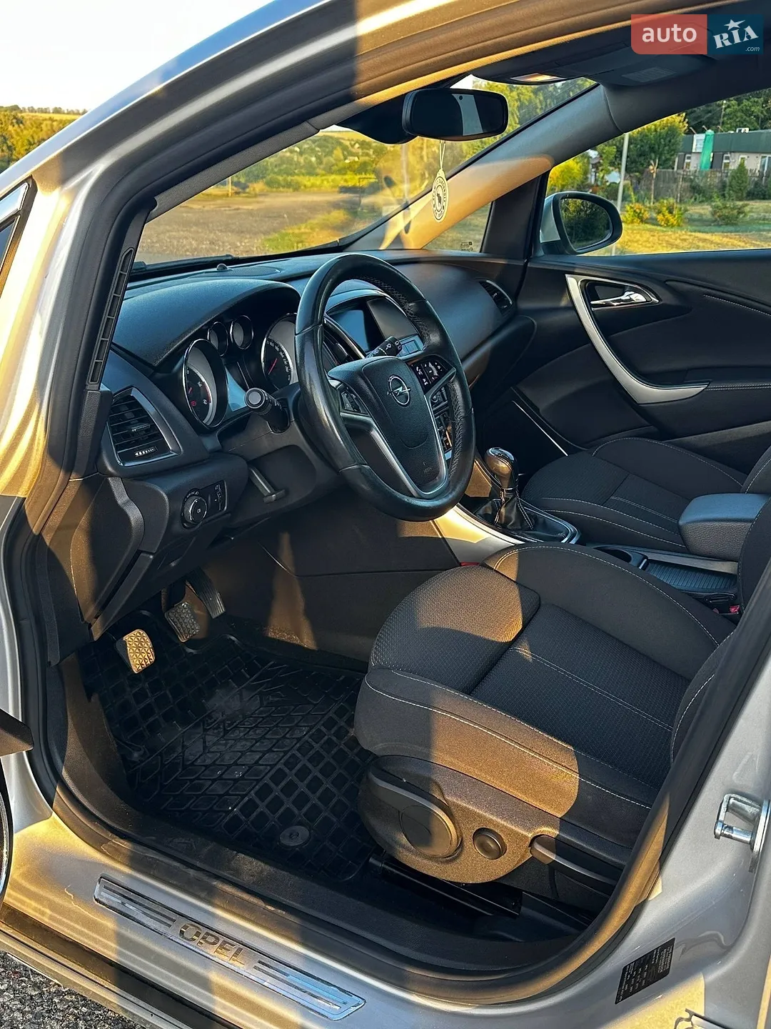 2011 Opel Astra - мініатюра 23