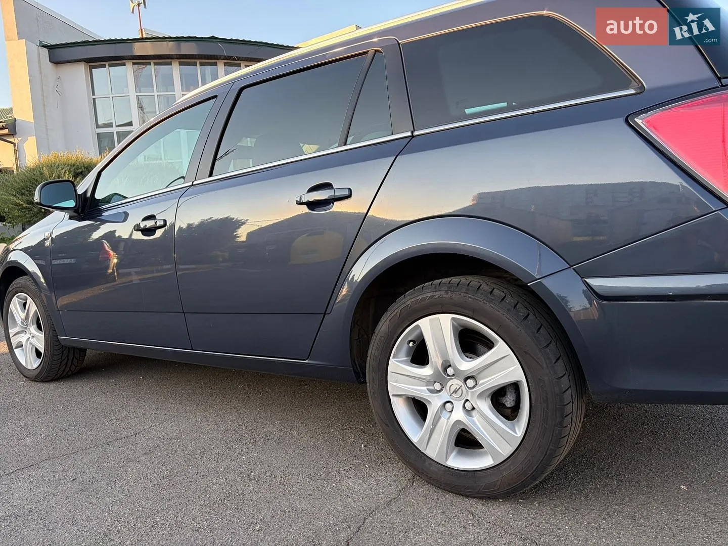 2010 Opel Astra - мініатюра 2