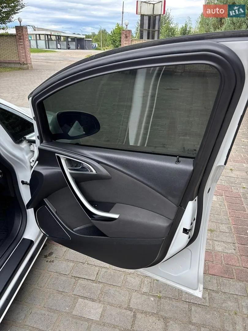 2011 Opel Astra - мініатюра 10
