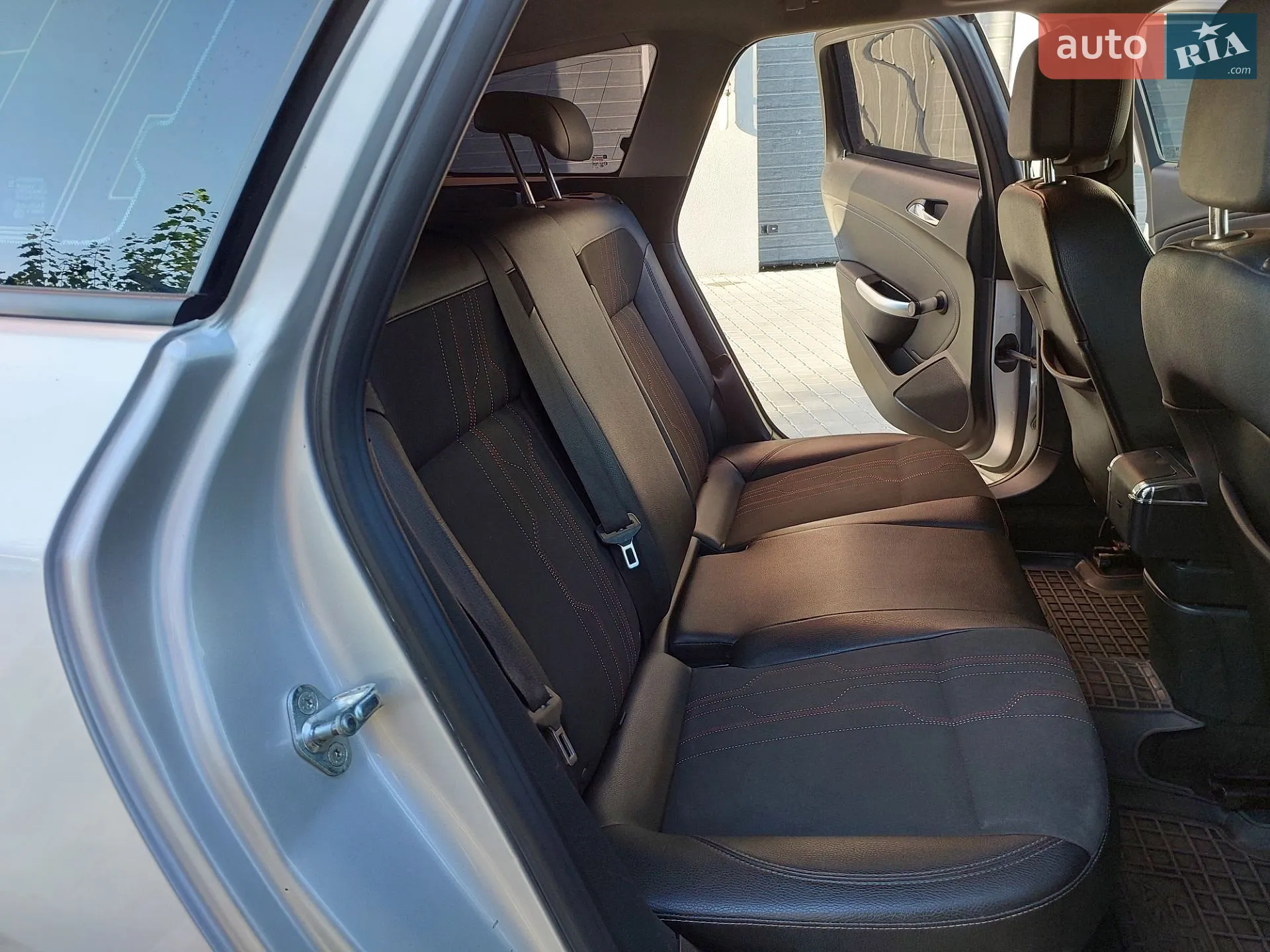 2012 Opel Astra - мініатюра 25