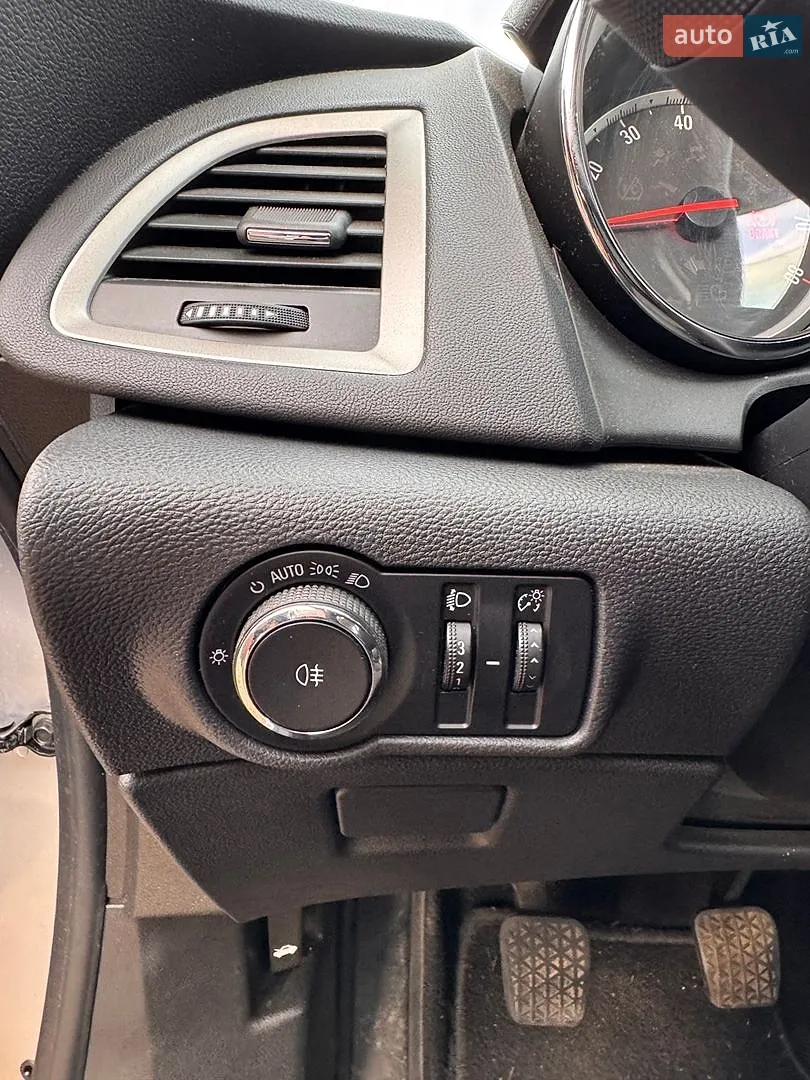 2010 Opel Astra - мініатюра 14
