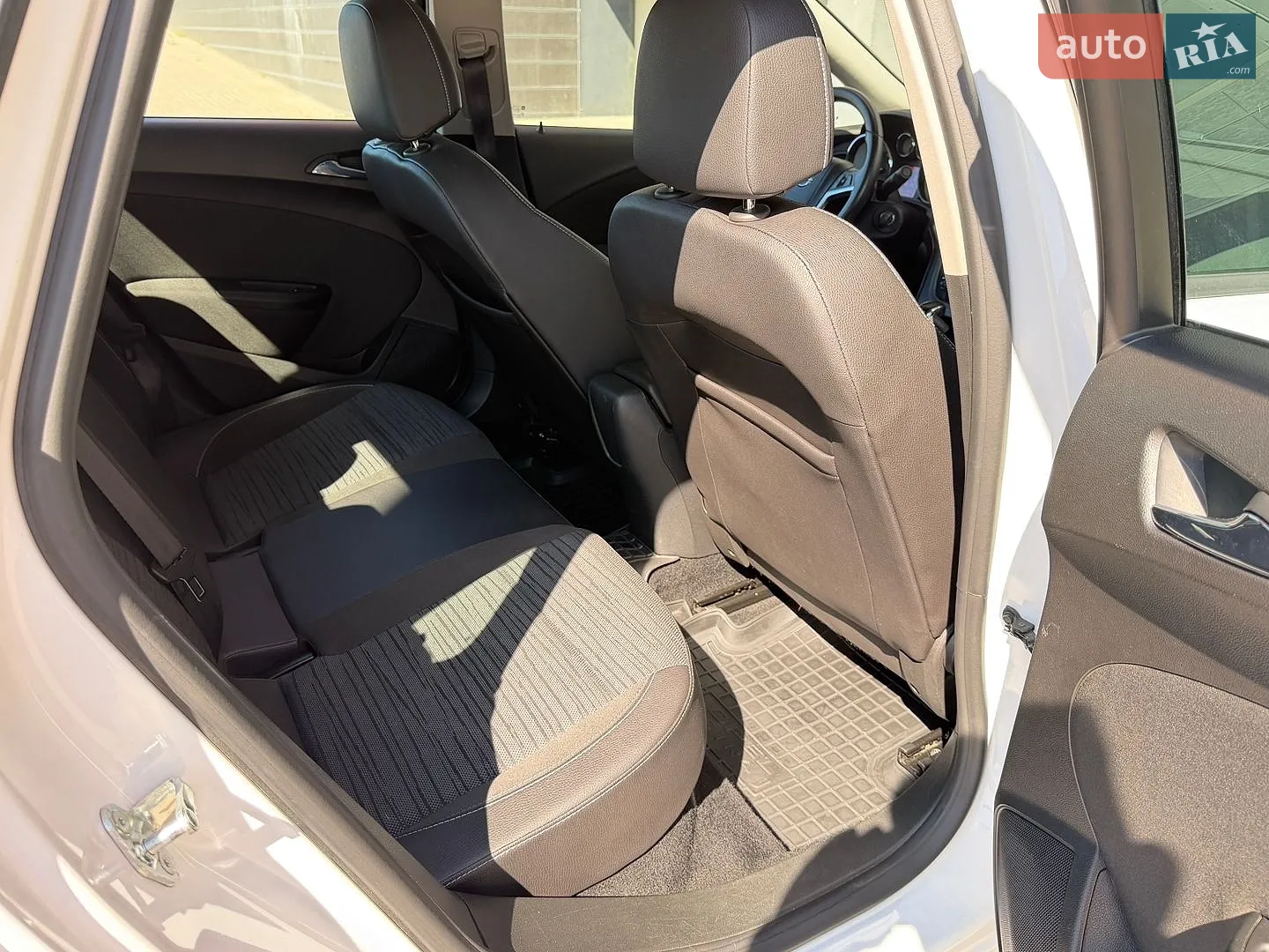 2017 Opel Astra - мініатюра 14